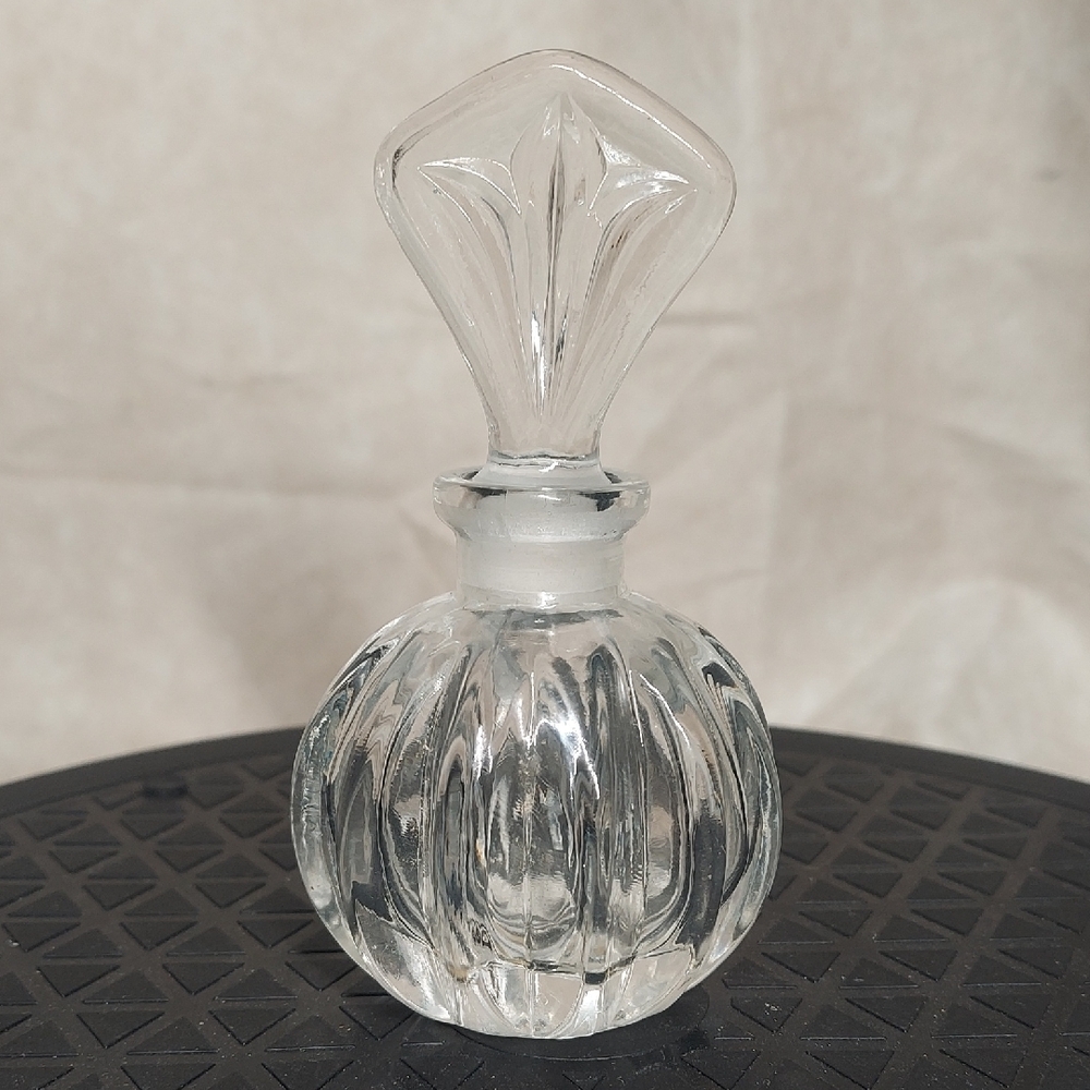 Vintage 24% Lead Crystal Ribbed Perfume Bottle with Fan Stopper Art Deco Style